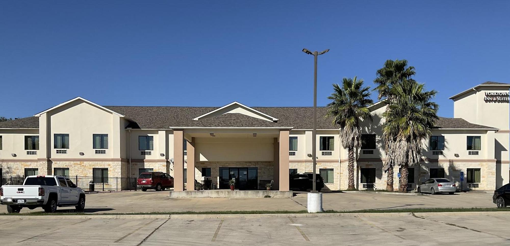 Yorktown Inn And Suites Exterior foto