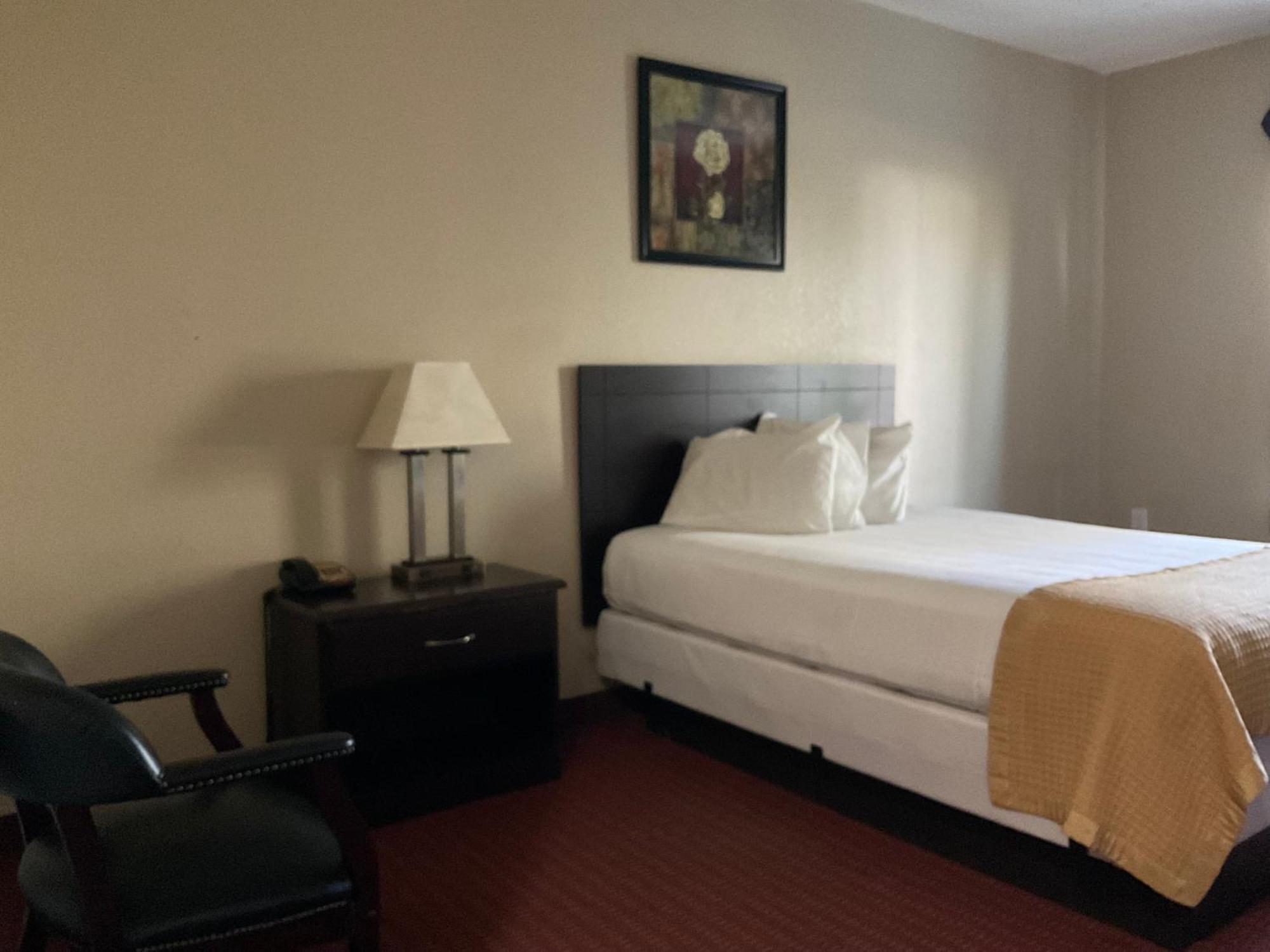 Yorktown Inn And Suites Exterior foto